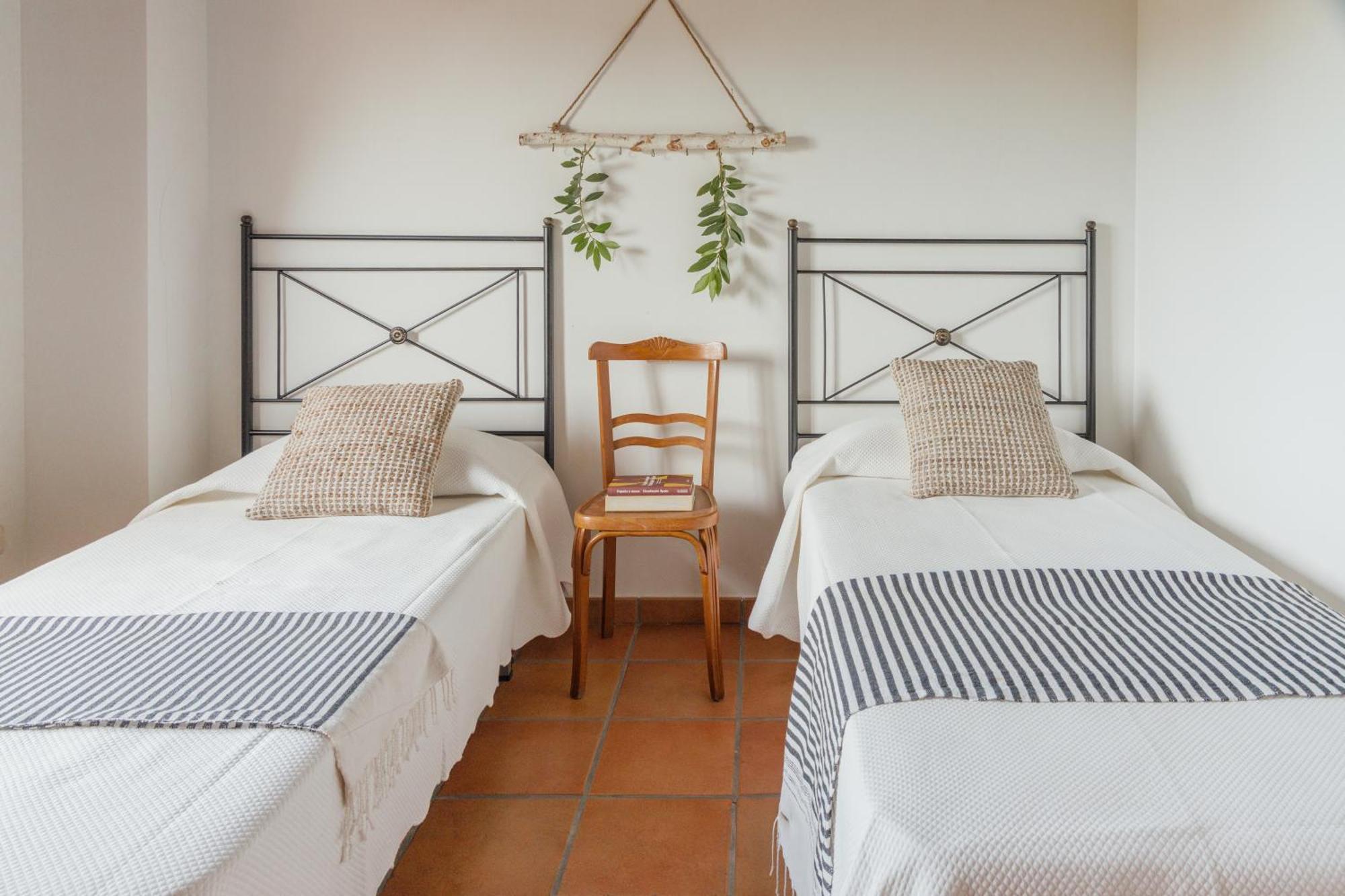 Casa Rural En Candeleda Con Piscina Y Un Maravilloso Jardin Luaran gambar