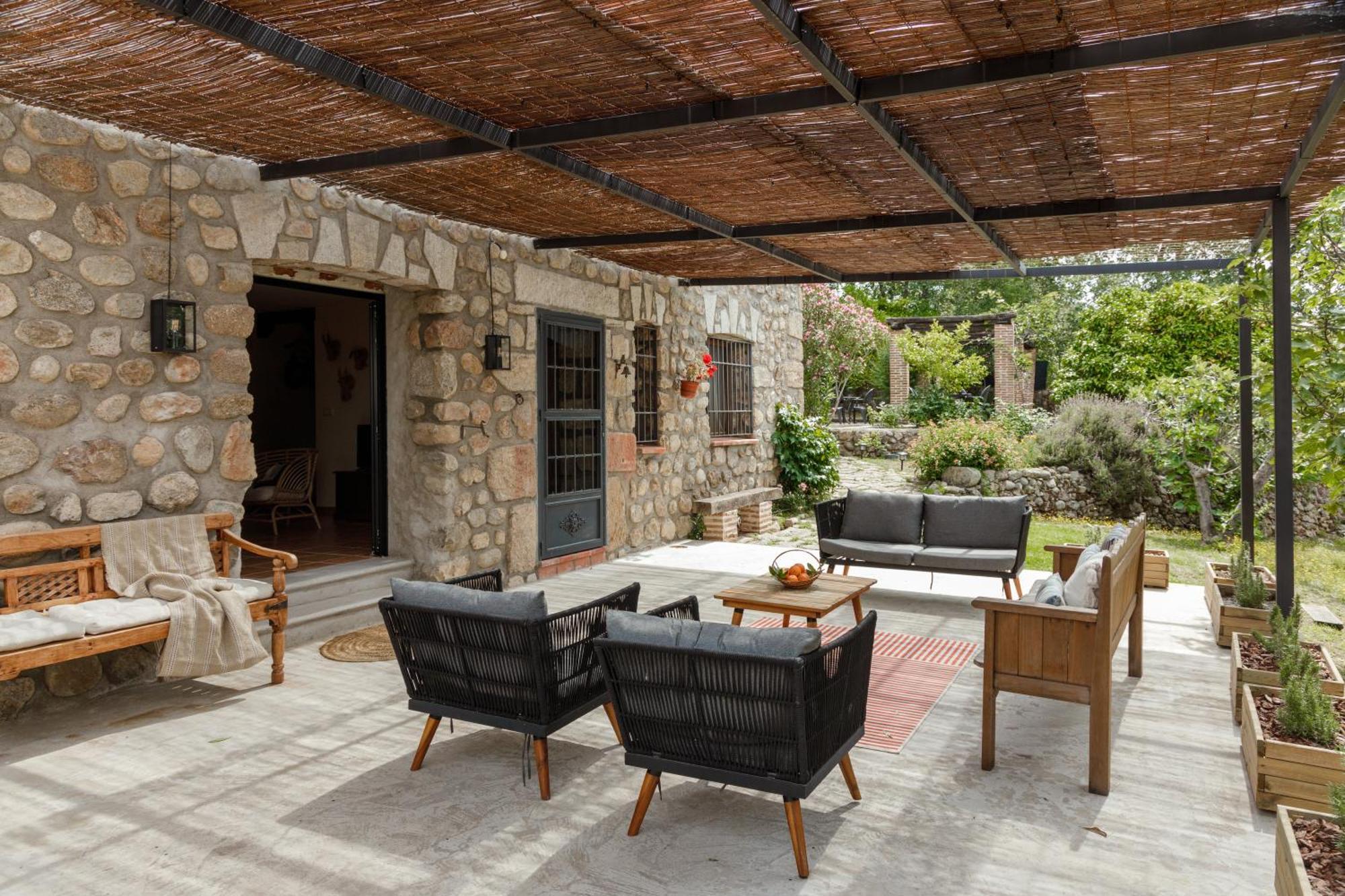 Casa Rural En Candeleda Con Piscina Y Un Maravilloso Jardin Luaran gambar